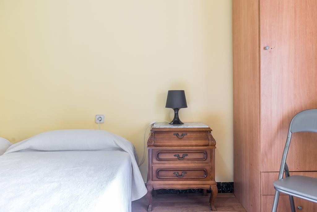 Hostel Turistic Castell Barcelone Extérieur photo