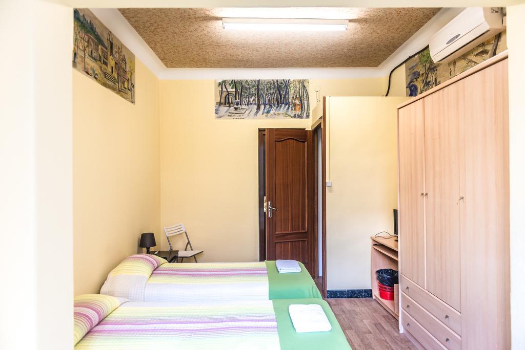 Hostel Turistic Castell Barcelone Extérieur photo