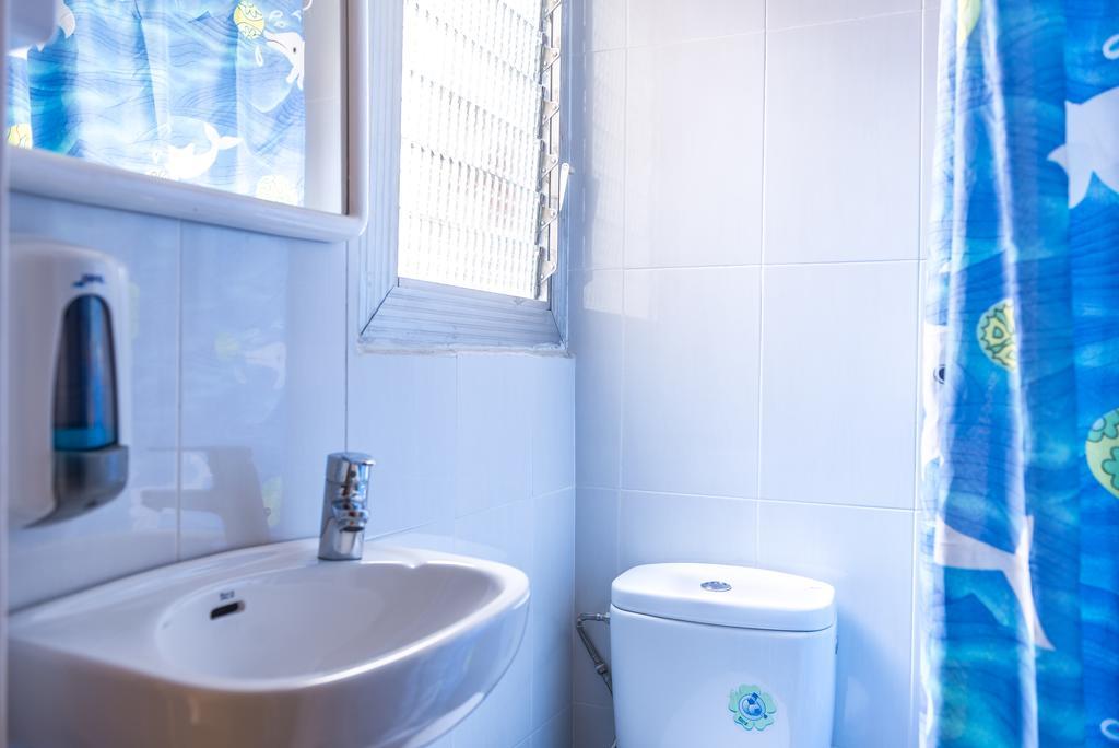 Hostel Turistic Castell Barcelone Extérieur photo