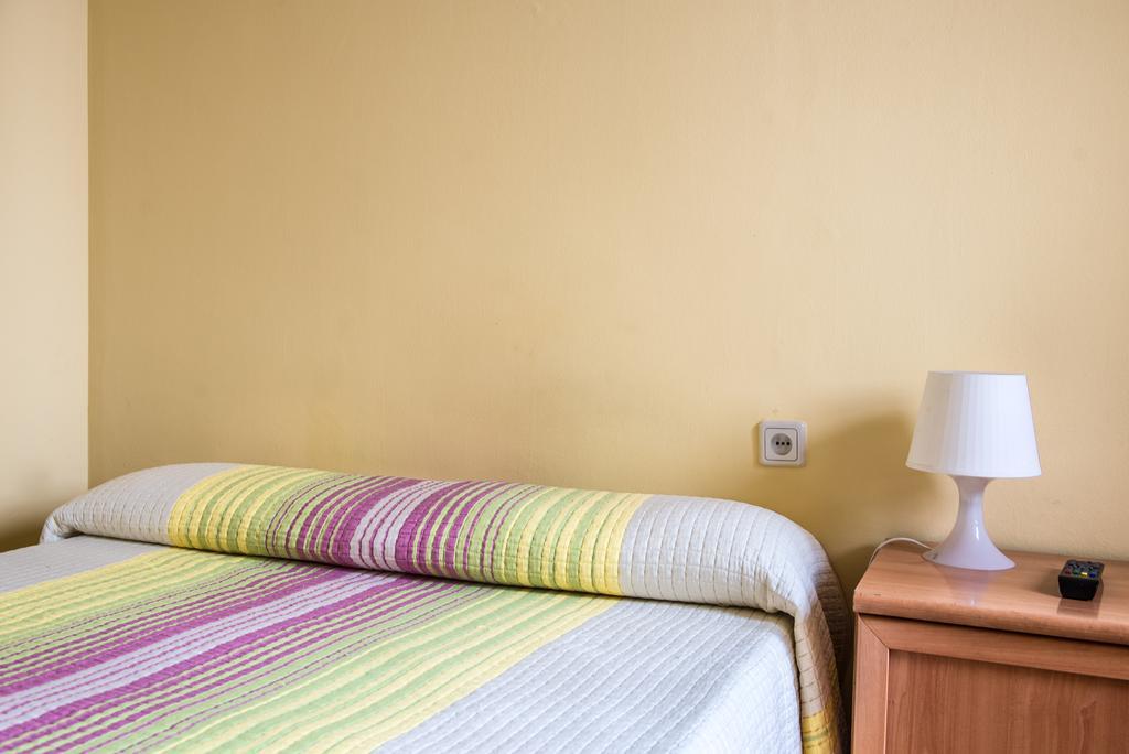 Hostel Turistic Castell Barcelone Extérieur photo